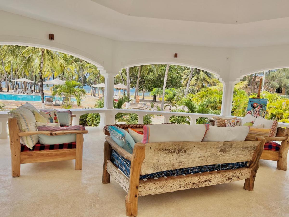 Zumzum Beach House Bed & Breakfast Kinondo Екстериор снимка