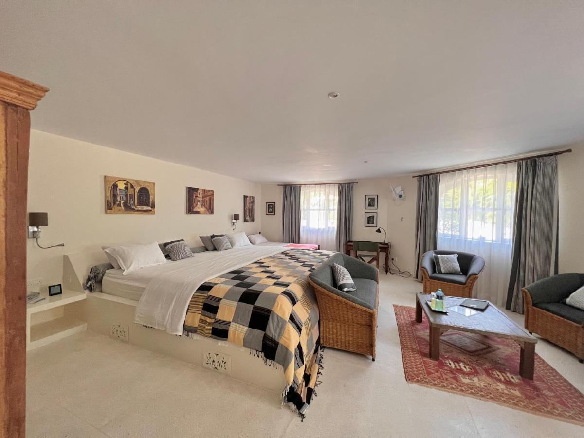 Zumzum Beach House Bed & Breakfast Kinondo Екстериор снимка